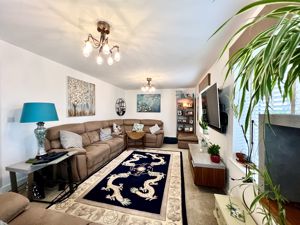 Living Room- click for photo gallery
